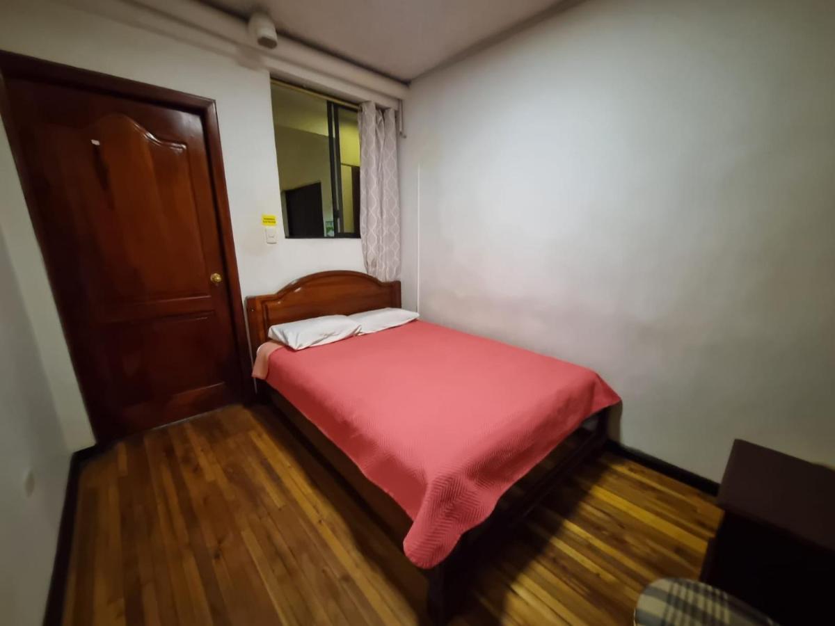 Hostal Alborada กูเอ็งกา ภายนอก รูปภาพ
