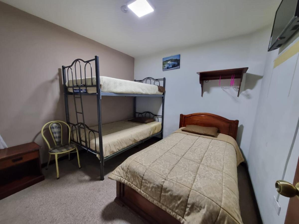 Hostal Alborada กูเอ็งกา ภายนอก รูปภาพ