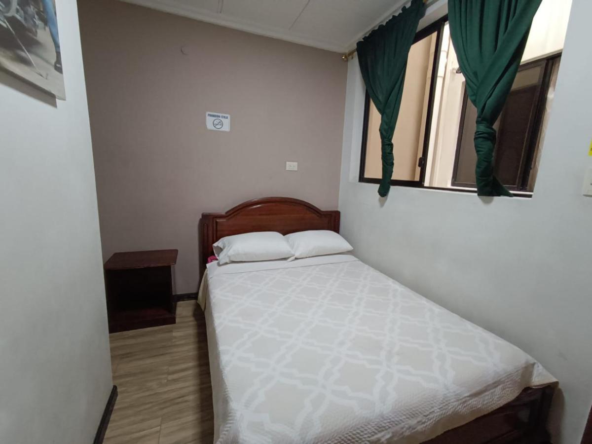 Hostal Alborada กูเอ็งกา ภายนอก รูปภาพ