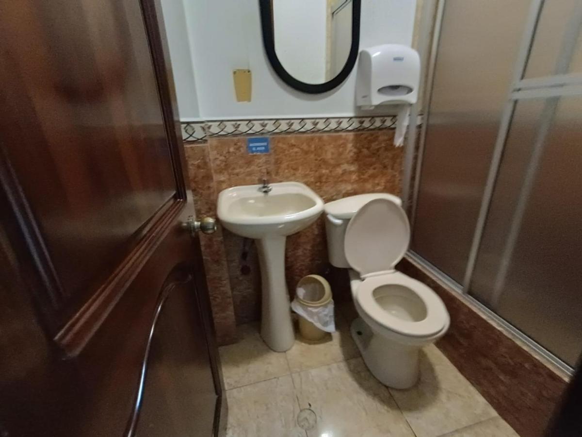 Hostal Alborada กูเอ็งกา ภายนอก รูปภาพ